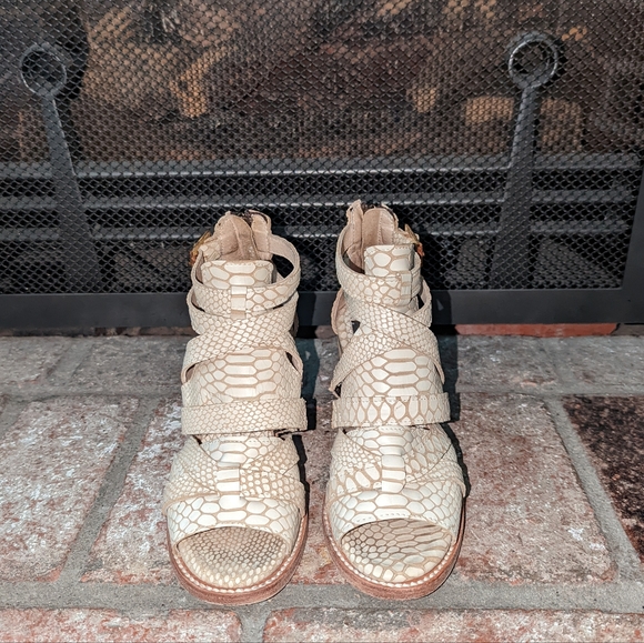 FreeBird CLAW White Snake Sandals size 6 - Picture 5 of 15